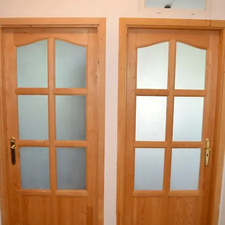 Apartmanház *