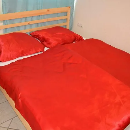 Apartmanház *