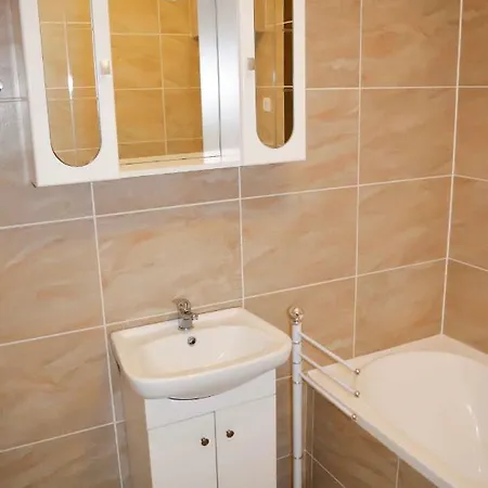 Apartmanház